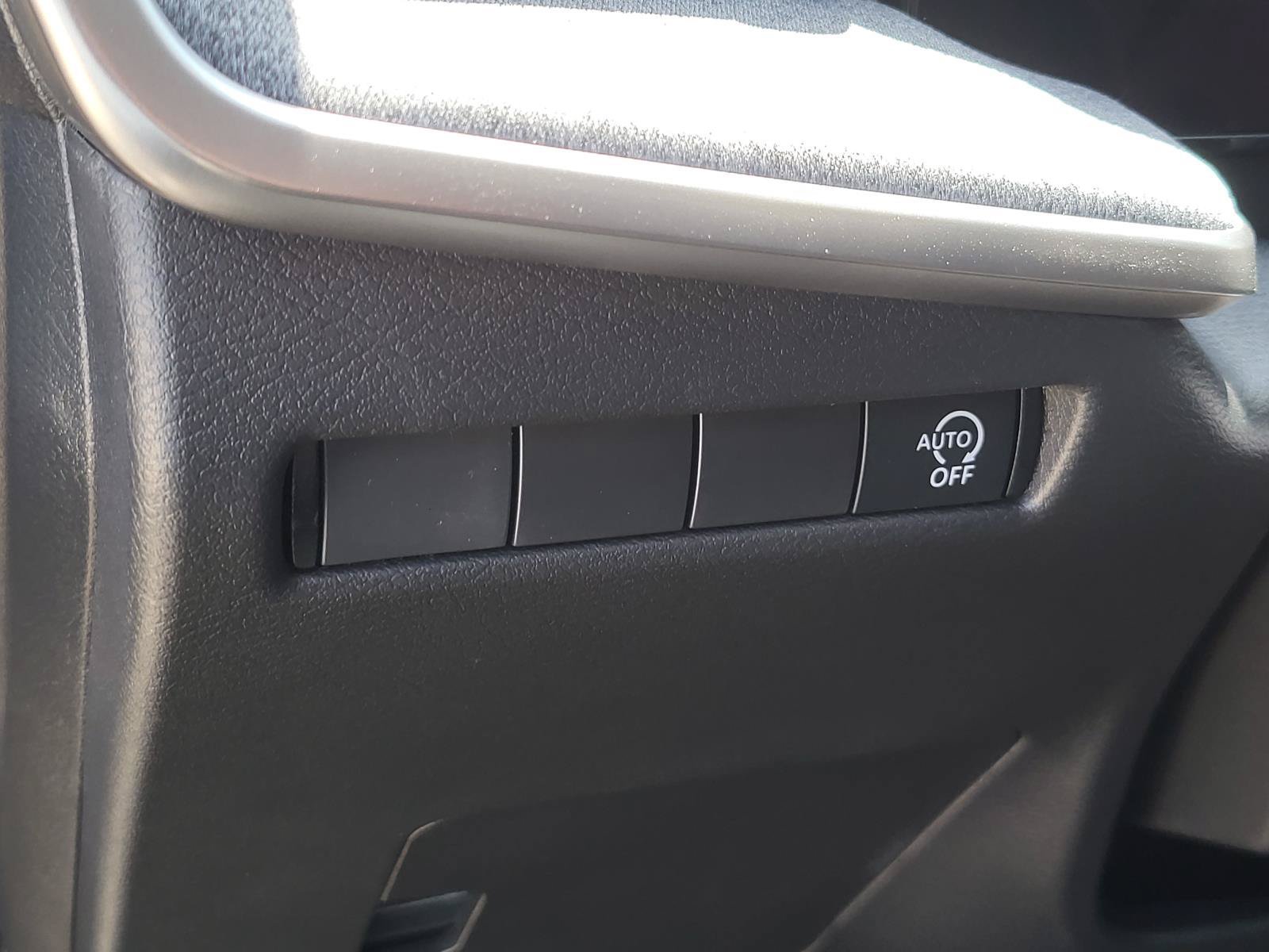 New 2026 Nissan Kicks SV w/ Cold Weather Package FWD image 17