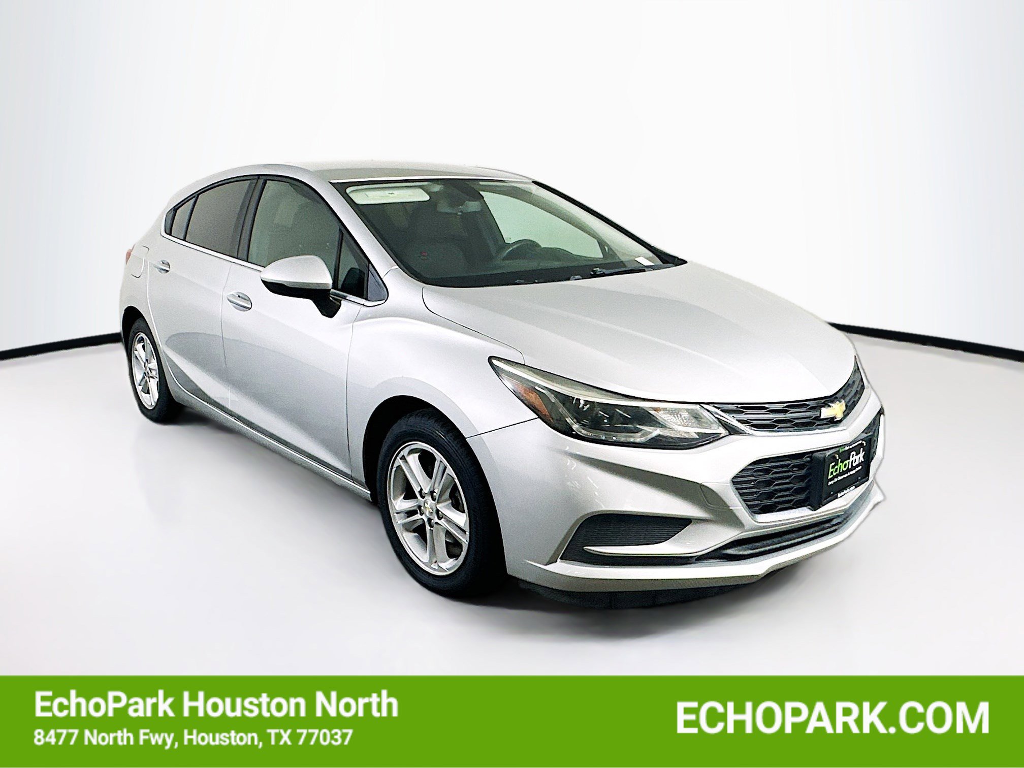 Used 2017 Chevrolet Cruze LT FWD image 1