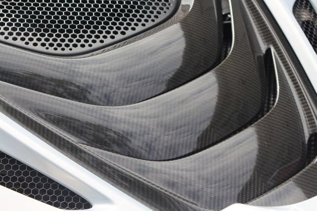 Used 2020 McLaren 720S Spider RWD image 18