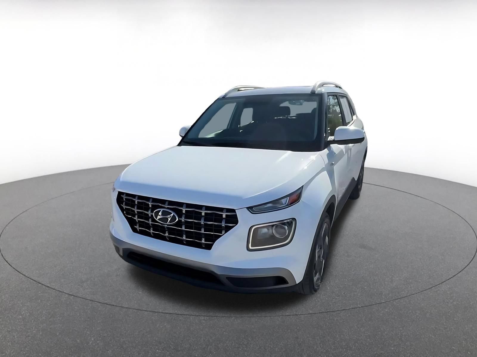Used 2026 Hyundai Venue SEL FWD image 6