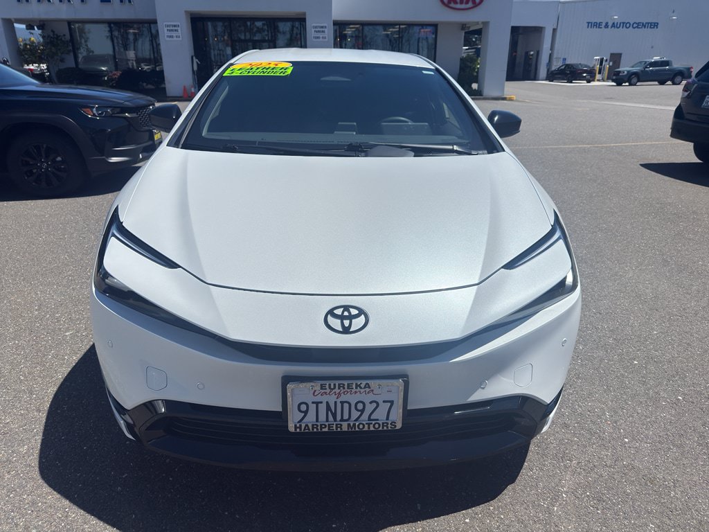 Used 2025 Toyota Prius FWD image 8