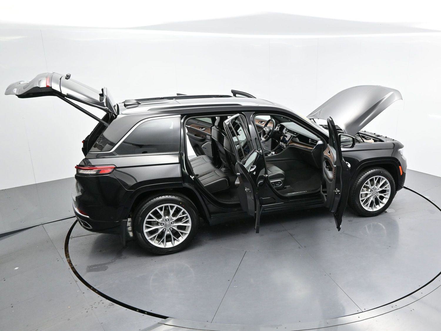 Used 2023 Jeep Grand Cherokee Summit w/ Adv Protech Group IV AWD/4WD image 45