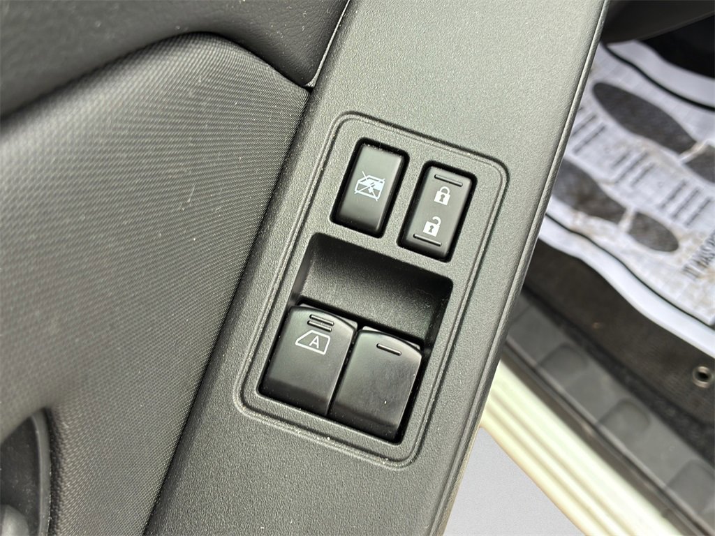 Used 2024 Nissan Frontier S w/ S Utility Package image 18
