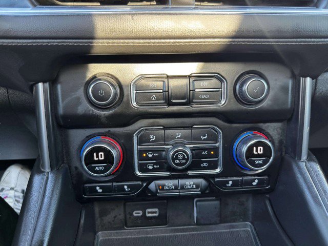 Used 2023 Chevrolet Tahoe Z71 w/ Luxury Package AWD/4WD image 31