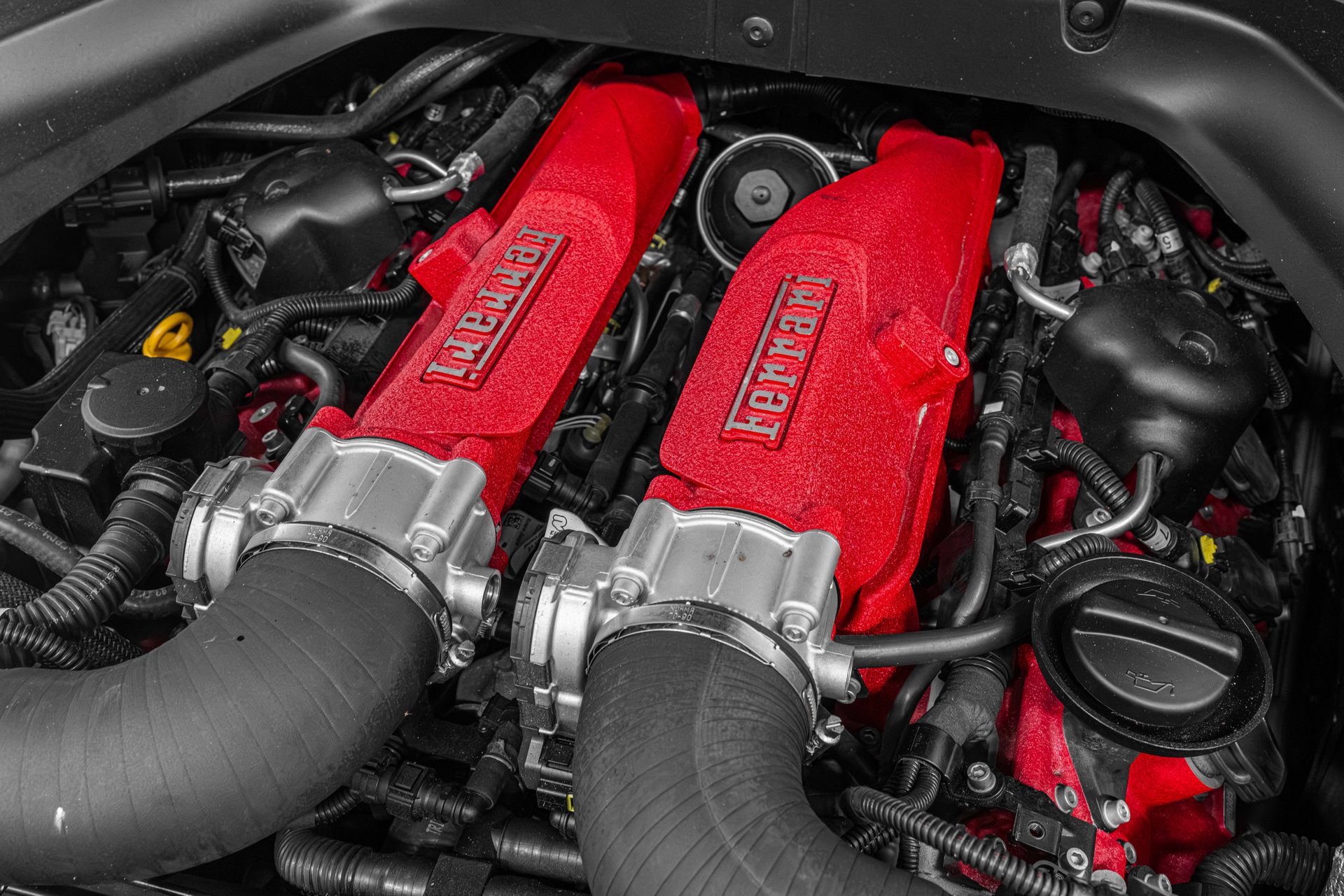 Certified 2016 Ferrari California T RWD image 21