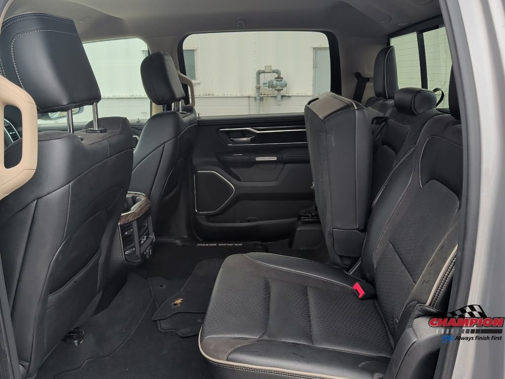 Used 2019 RAM 1500 Laramie AWD/4WD image 16