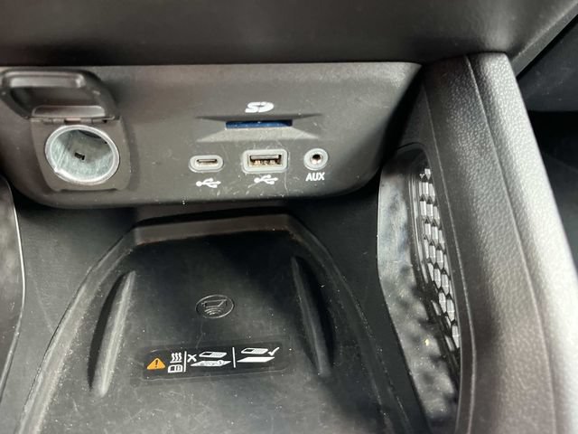 Used 2022 Chevrolet TrailBlazer RS w/ Technology Package FWD image 38