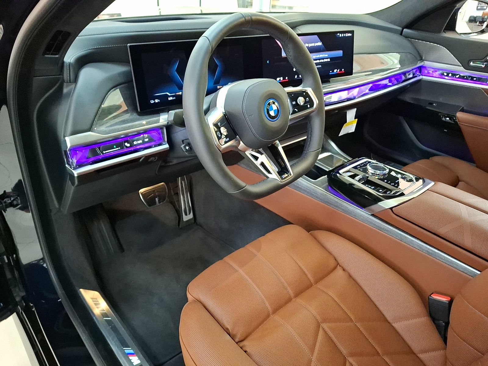 Used 2025 BMW i7 eDrive50 w/ M Sport Package RWD image 10