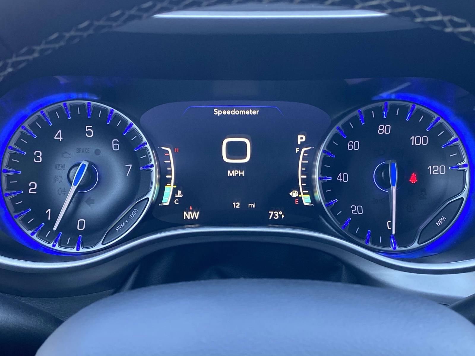 New 2026 Chrysler Pacifica Select AWD/4WD image 26