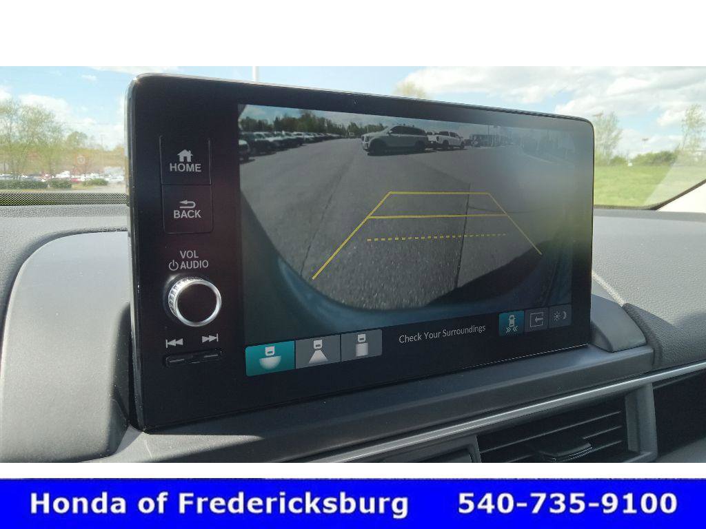 Certified 2025 Honda Pilot Touring image 18