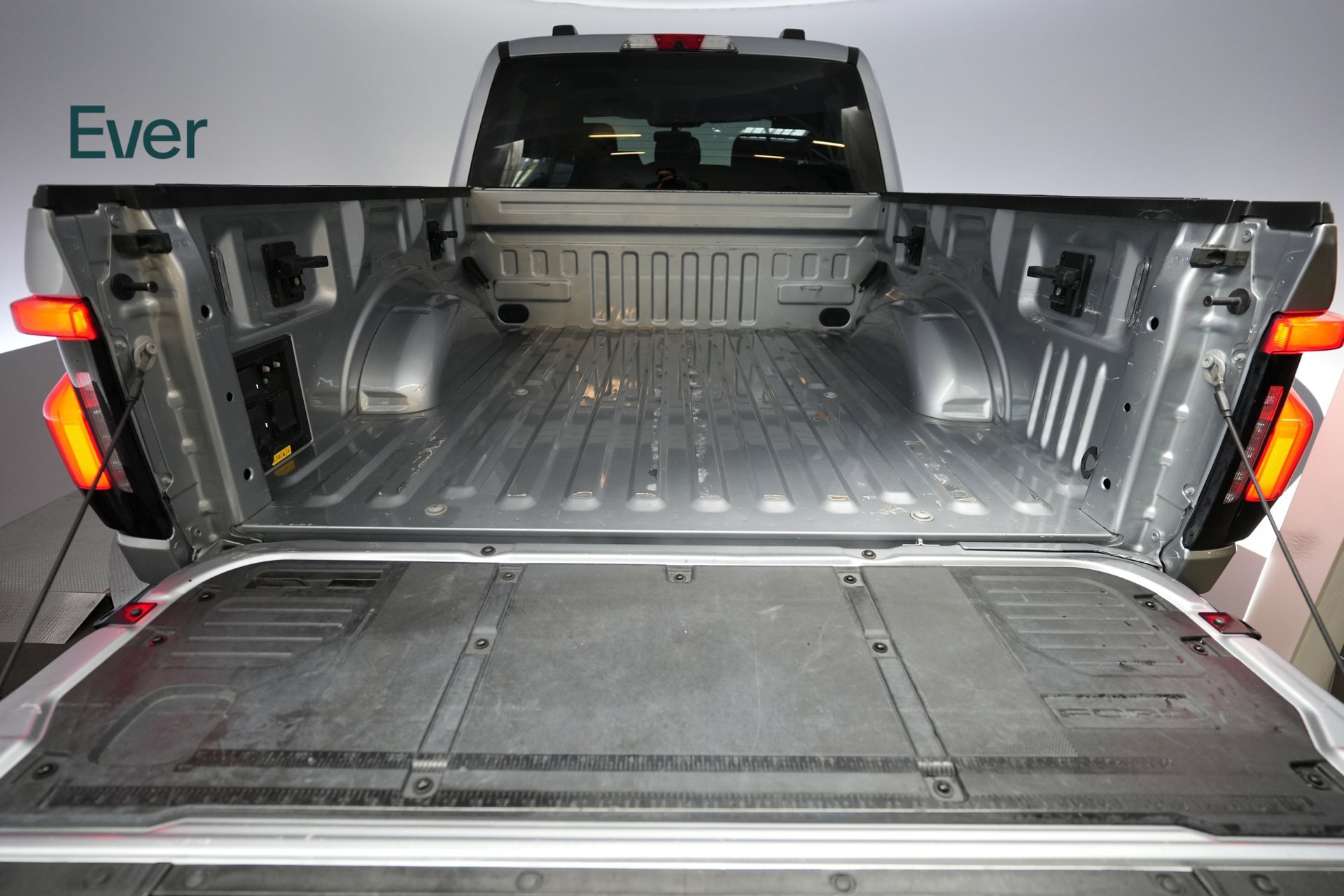 Used 2023 Ford F150 Lightning XLT w/ Equipment Group 312A High AWD/4WD image 8