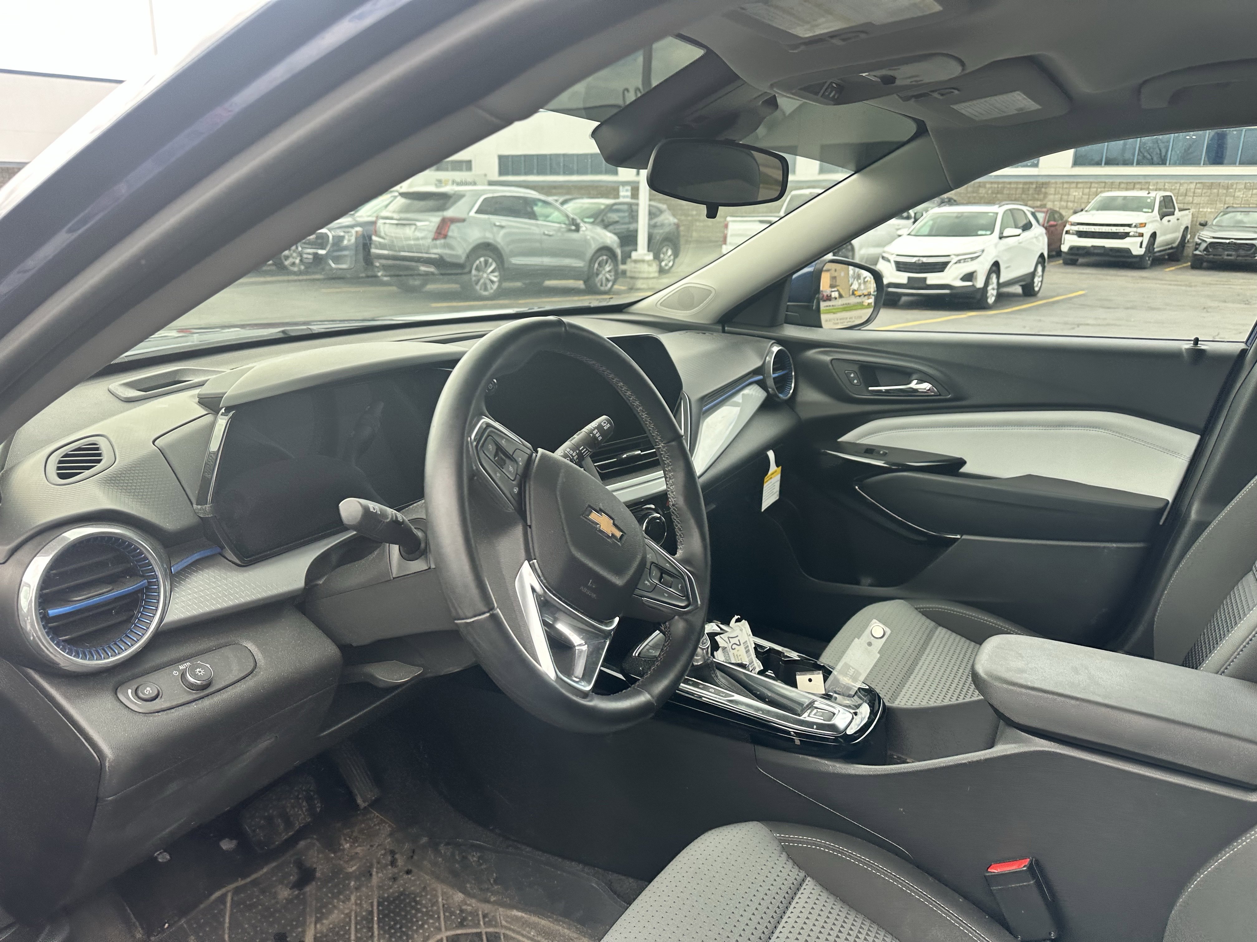 Used 2024 Chevrolet Trax LT w/ Driver Confidence Package FWD image 11