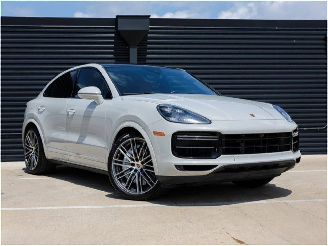 Certified 2022 Porsche Cayenne Turbo image 9