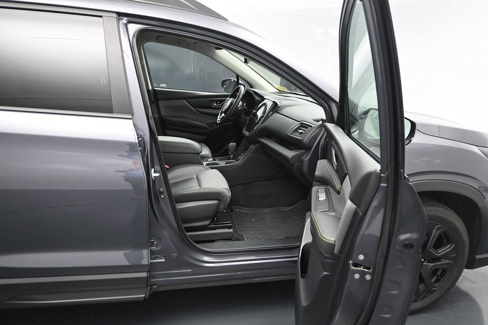 Used 2025 Subaru Ascent Onyx Edition AWD/4WD image 23