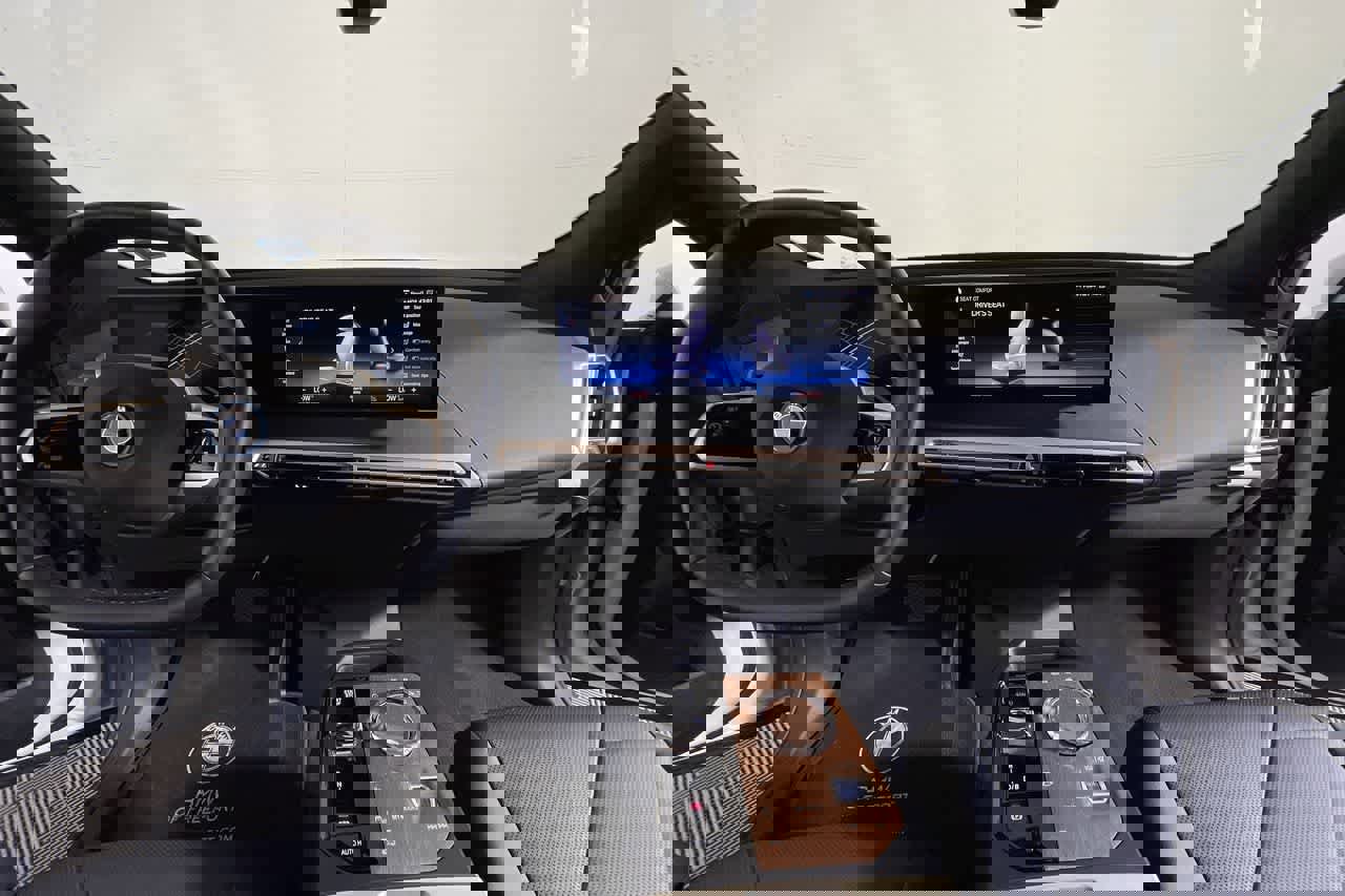 Used 2023 BMW iX M60 w/ Executive Package image 17