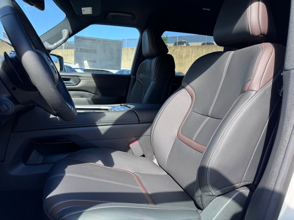 New 2025 Nissan Armada SL w/ Captain's Chari Seat Package image 17