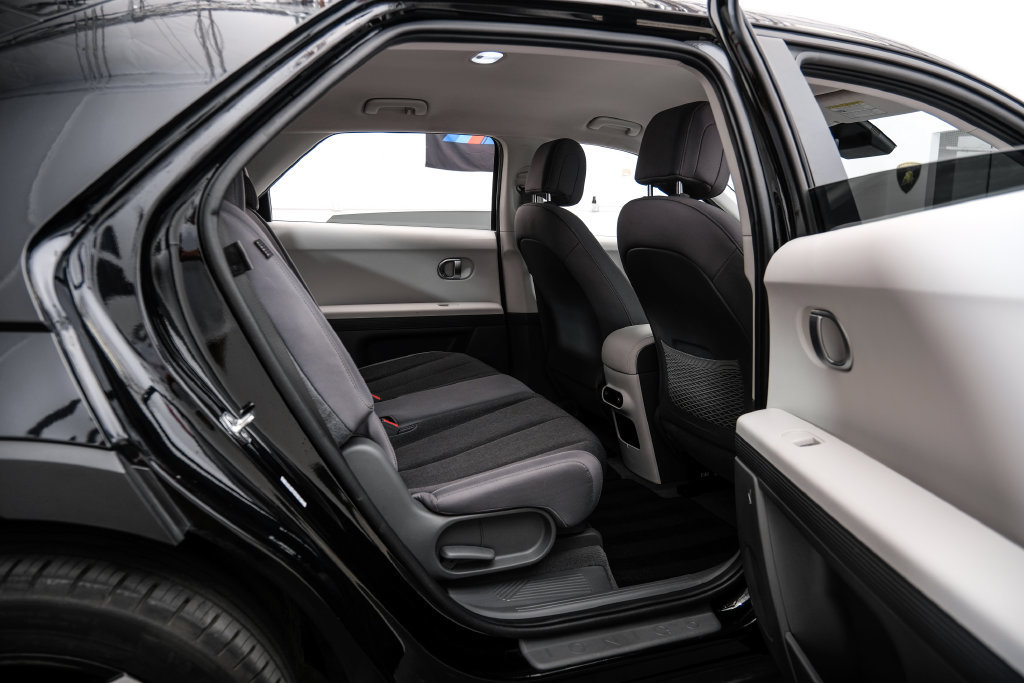 Used 2024 Hyundai Ioniq 5 SEL RWD image 44