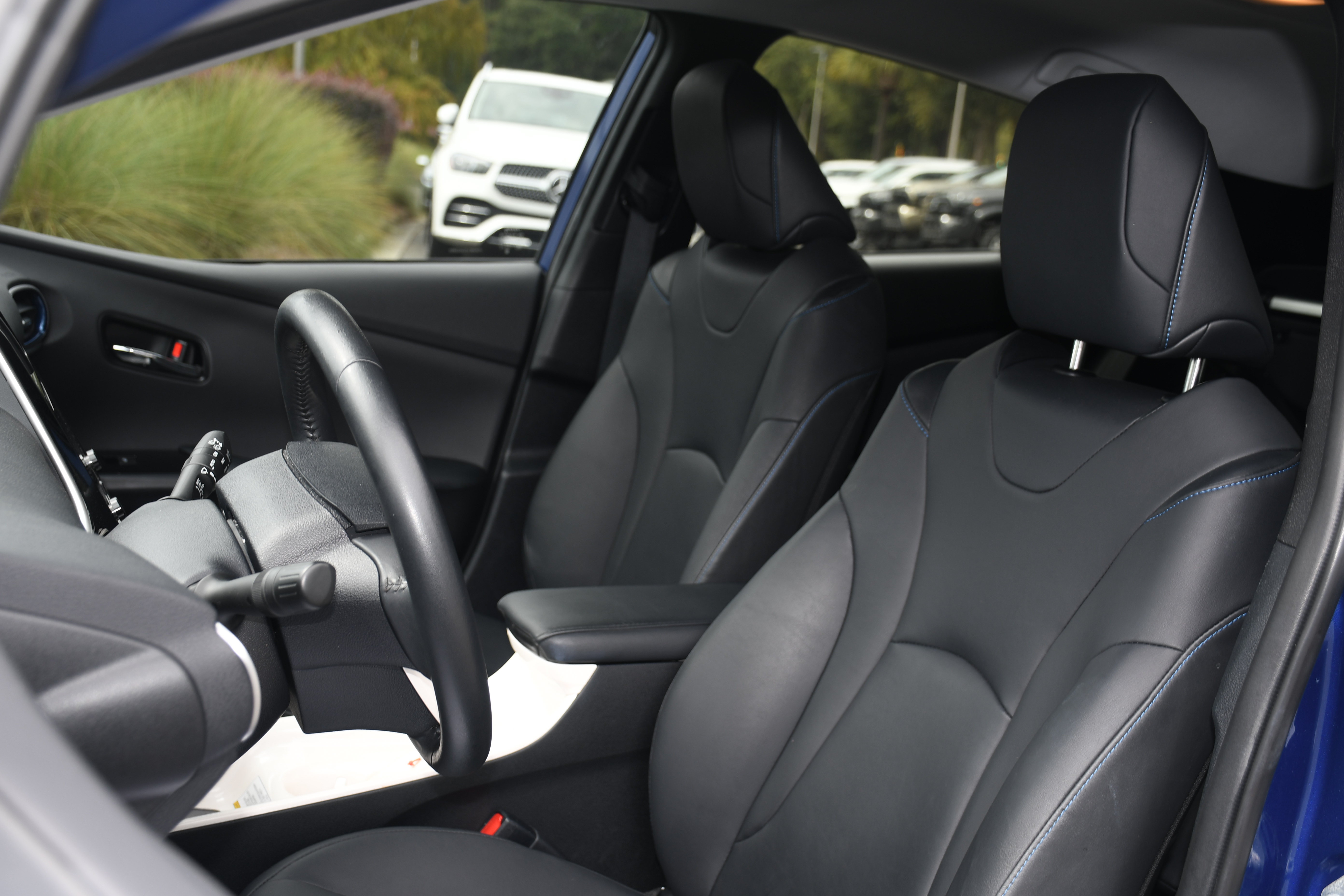 Used 2016 Toyota Prius Four Touring FWD image 11