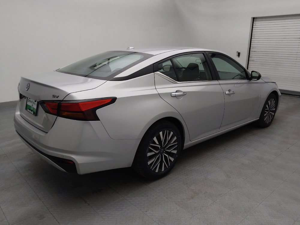 Used 2024 Nissan Altima 2.5 SV image 10