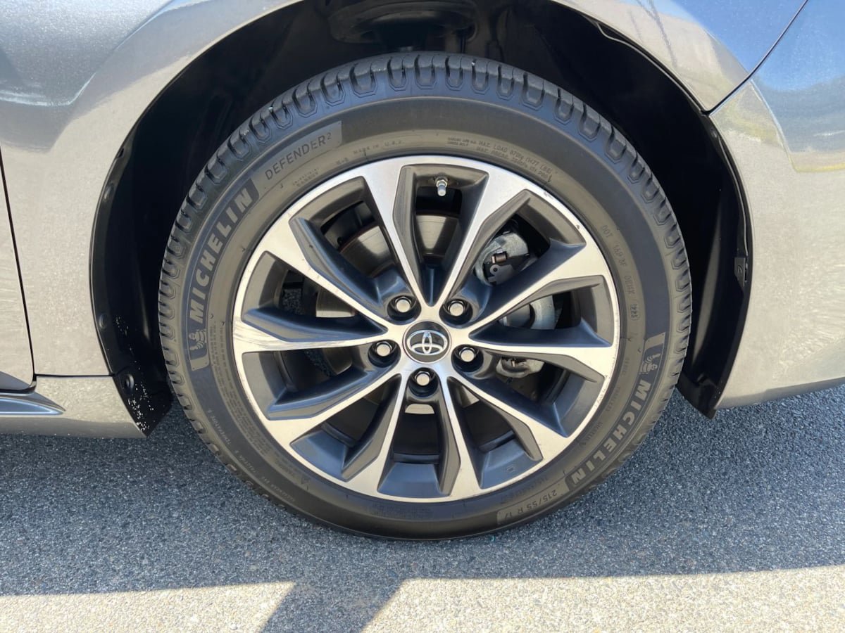 Used 2018 Toyota Avalon XLE Premium w/ Preferred Accessory Package FWD image 34