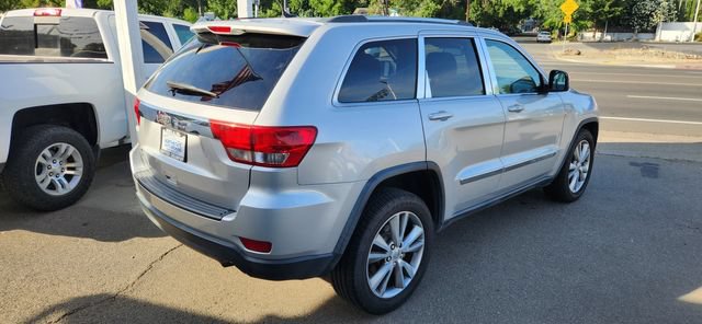 Used 2012 Jeep Grand Cherokee Laredo AWD/4WD image 4
