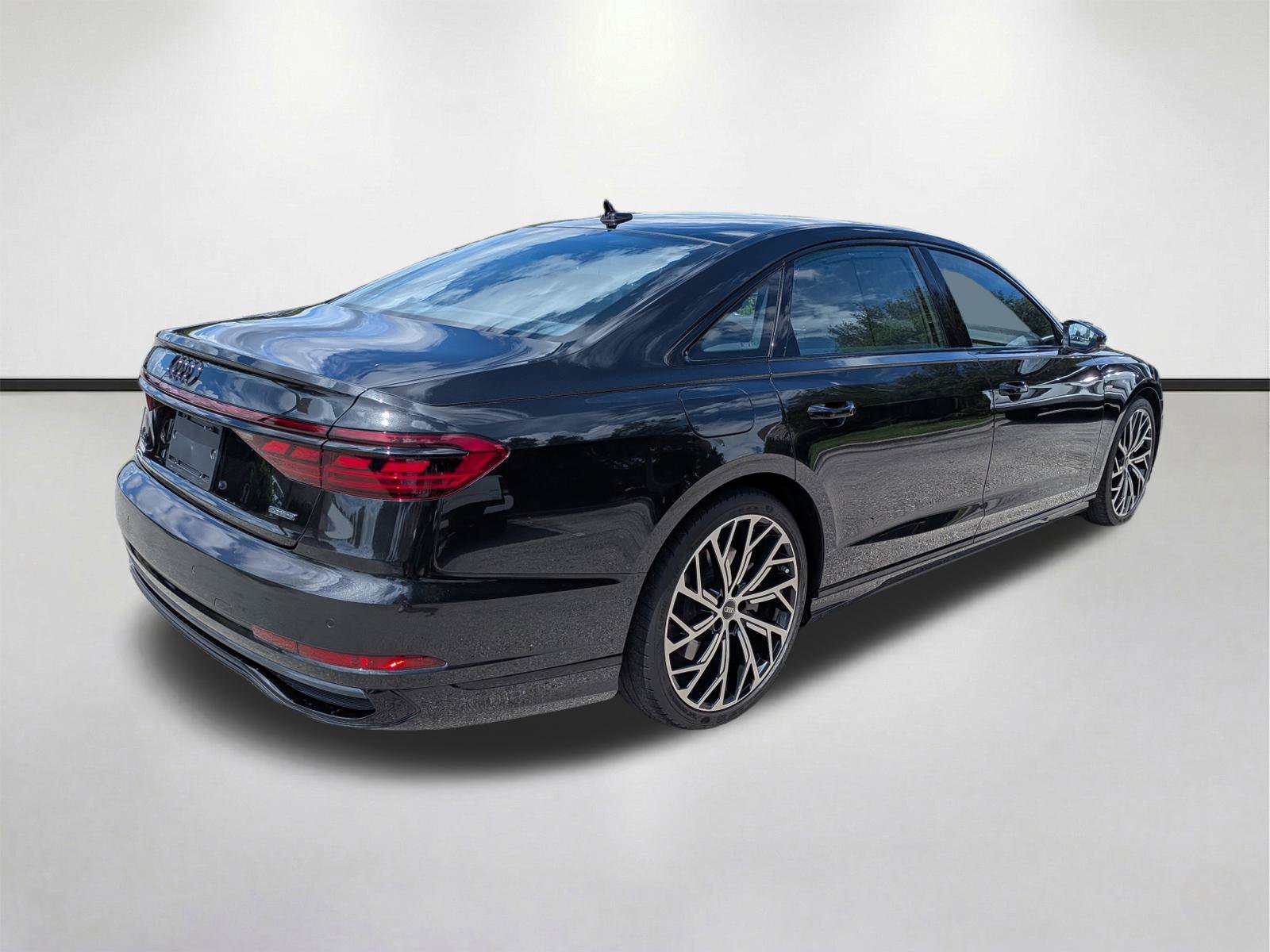 Used 2022 Audi A8 L 3.0T w/ Executive Package AWD/4WD image 4