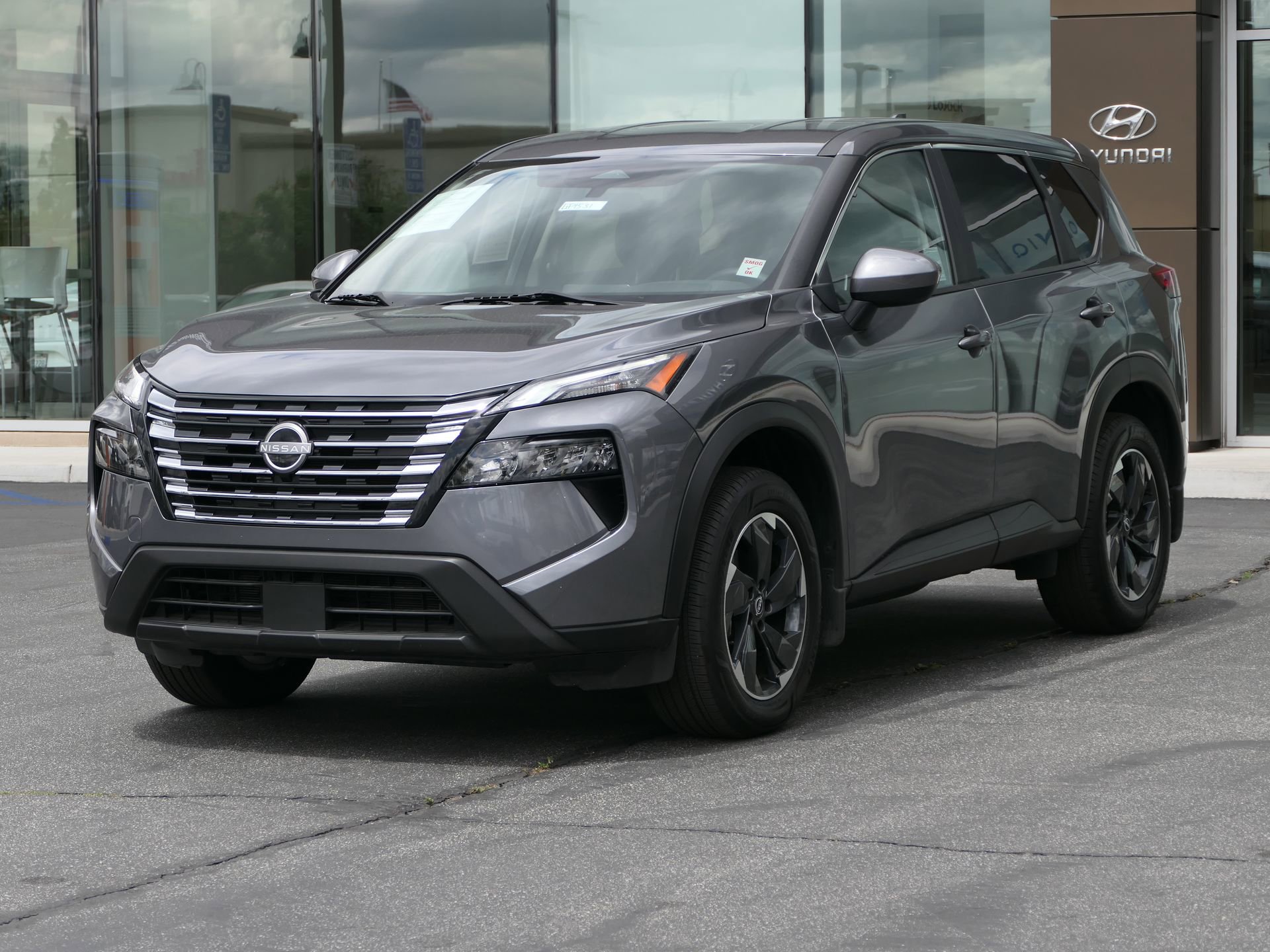 Used 2024 Nissan Rogue SV FWD image 7
