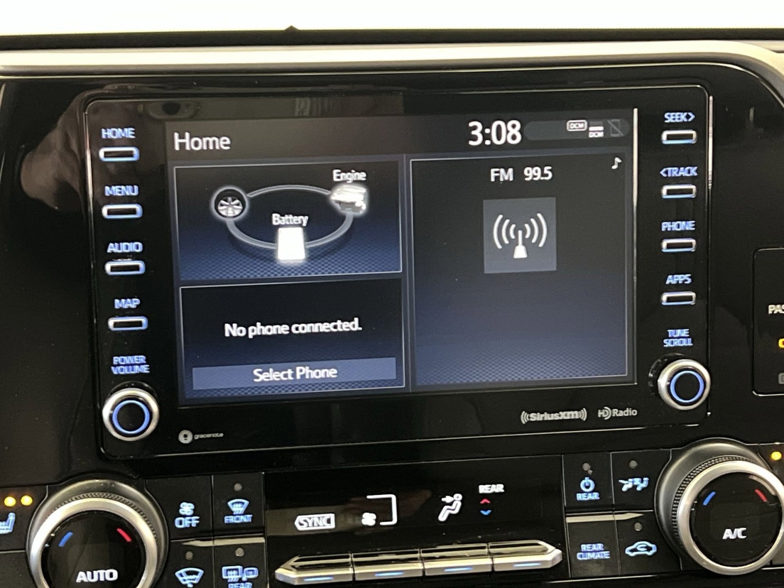 Used 2021 Toyota Highlander XLE image 18