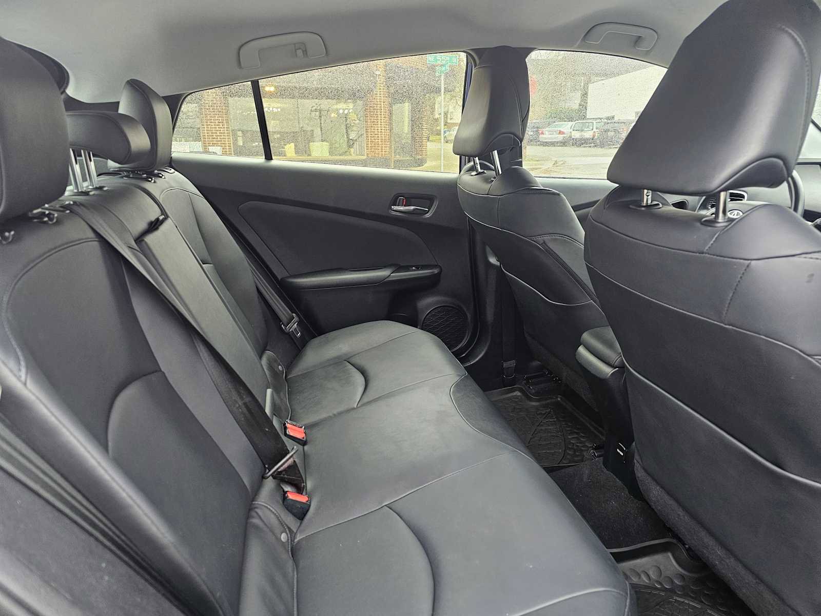 Used 2016 Toyota Prius Four image 11