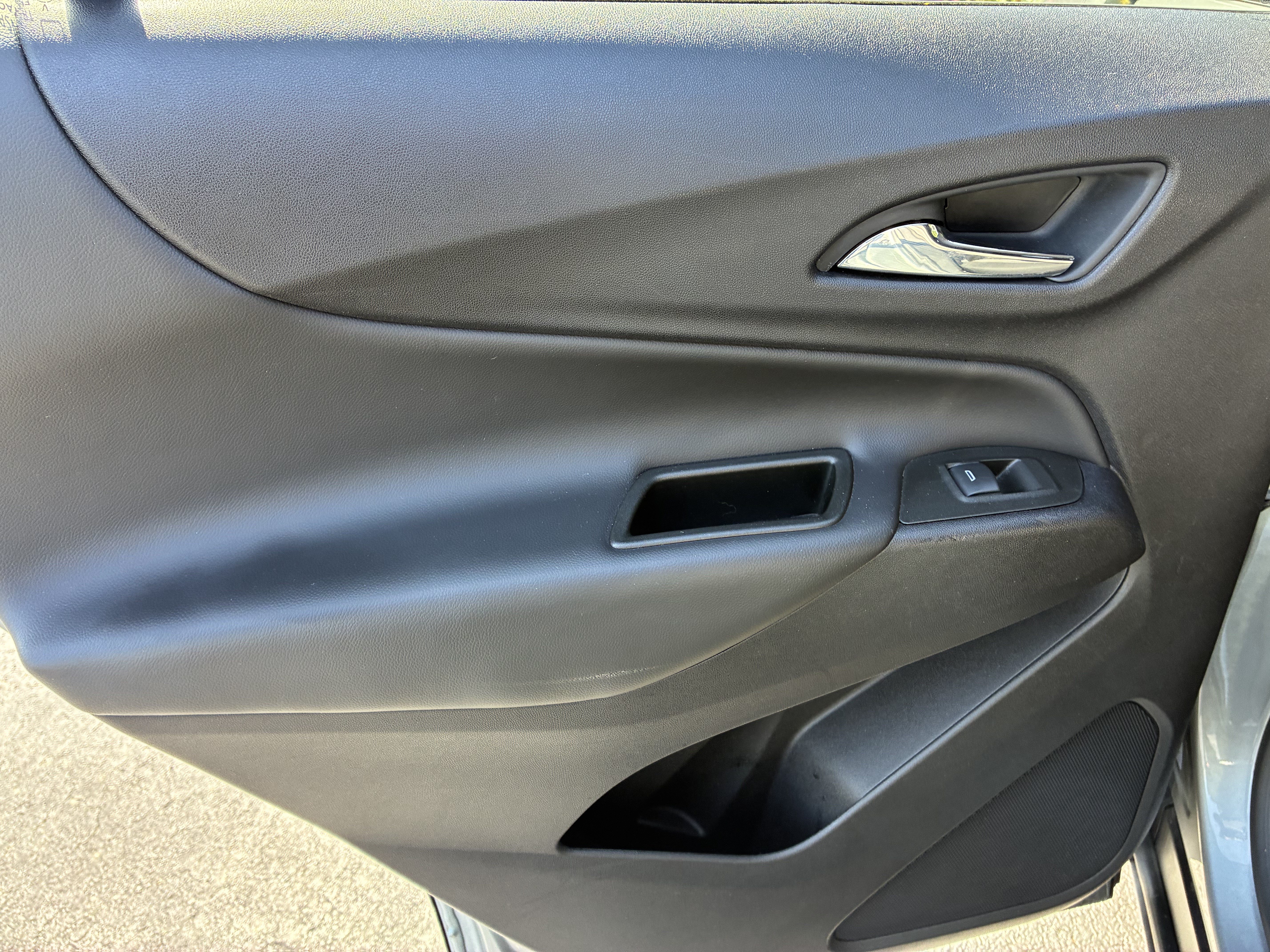 Used 2024 Chevrolet Equinox LT FWD image 17