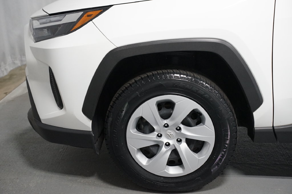 Certified 2023 Toyota RAV4 LE FWD image 5