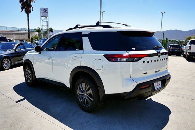 Certified 2023 Nissan Pathfinder SV w/ Black Appearance Package FWD image 6