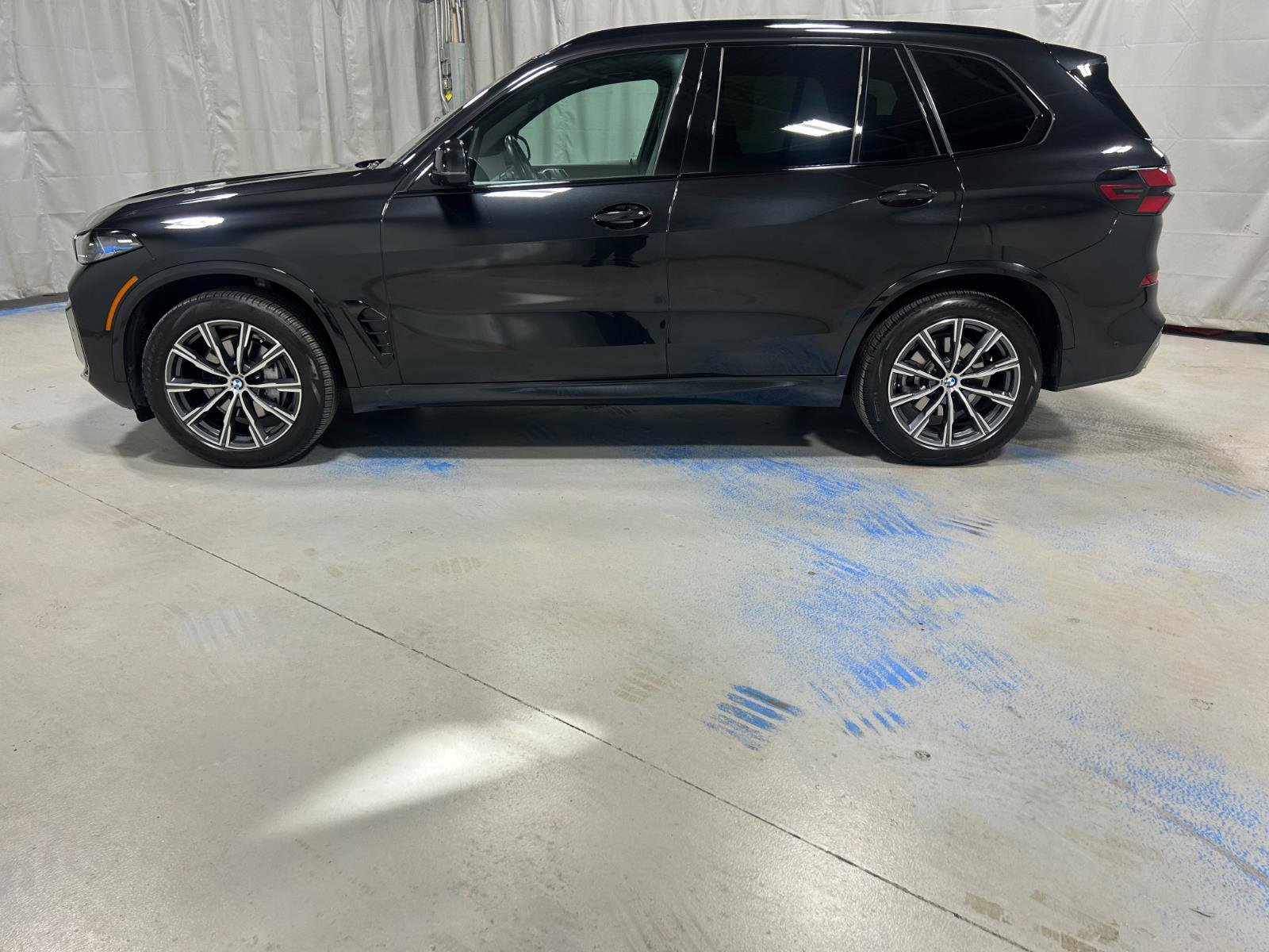 Certified 2024 BMW X5 xDrive40i w/ M Sport Package image 5