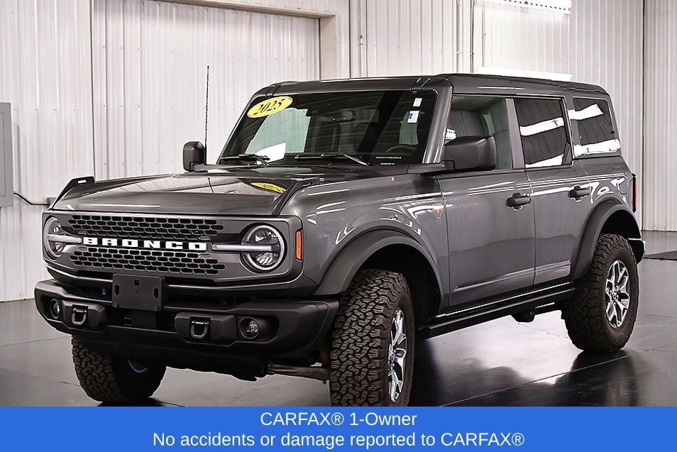 Used 2025 Ford Bronco Badlands image 3