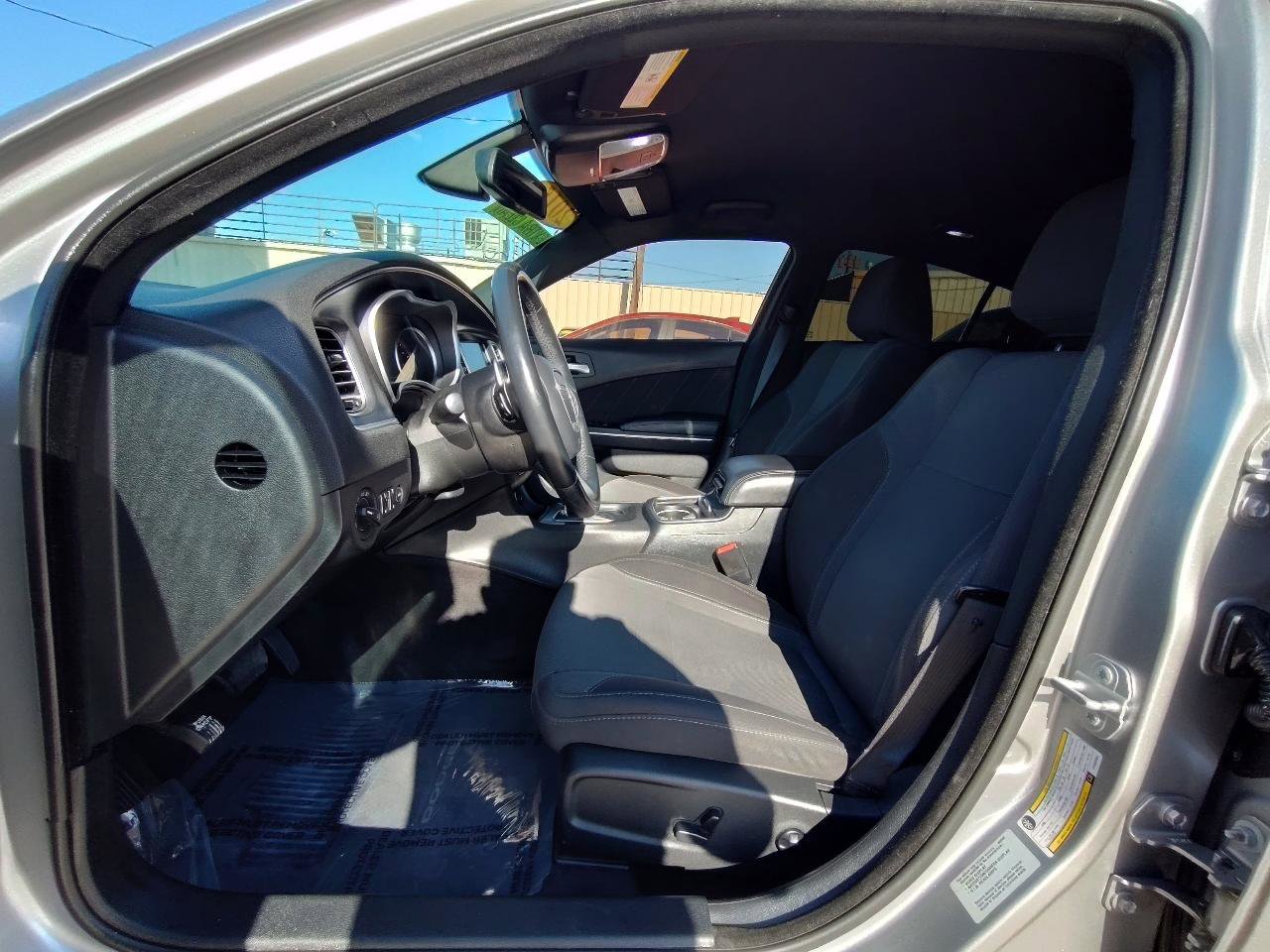 Used 2015 Dodge Charger SXT RWD image 15