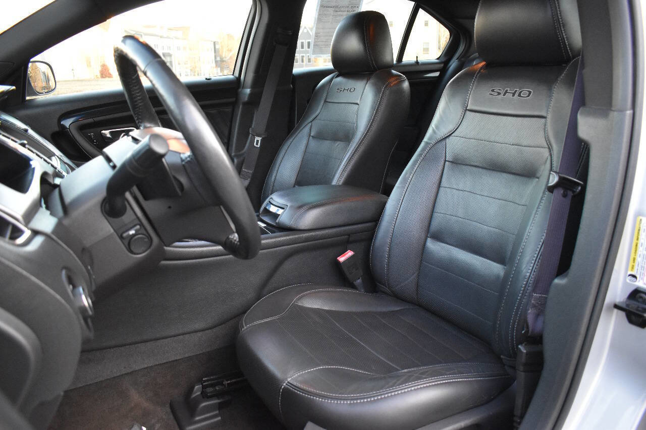 Used 2013 Ford Taurus SHO image 12