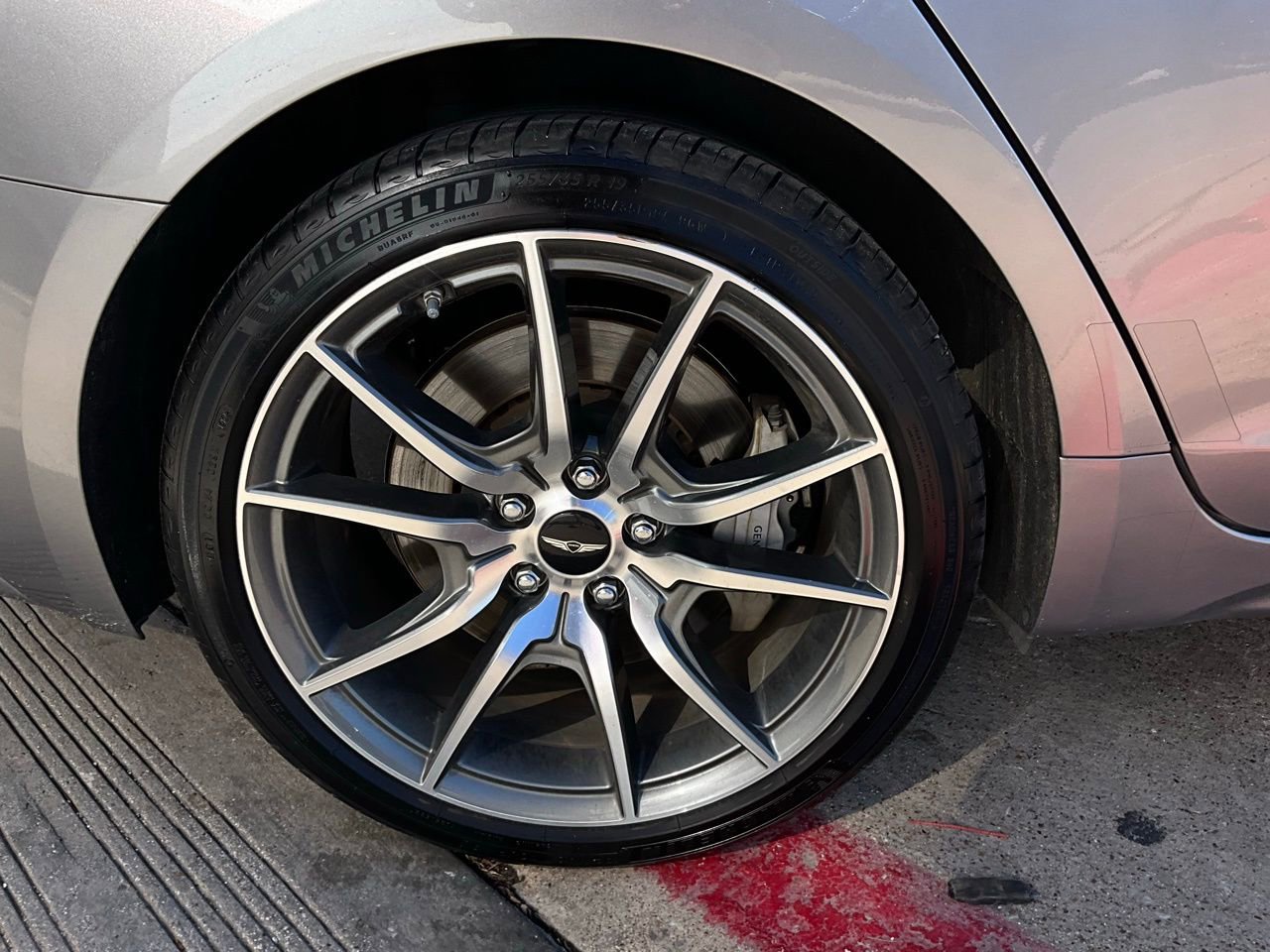 Used 2025 Genesis G70 2.5T image 7