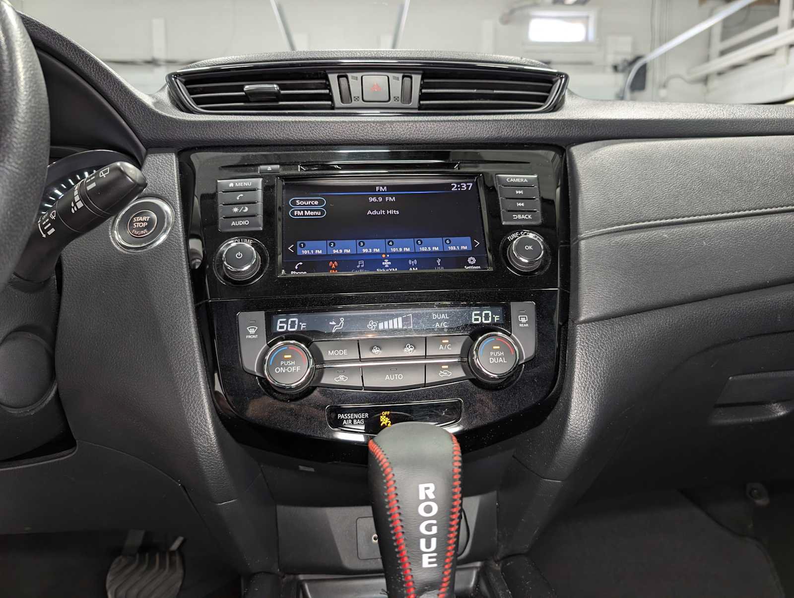 Used 2020 Nissan Rogue SV AWD/4WD image 30