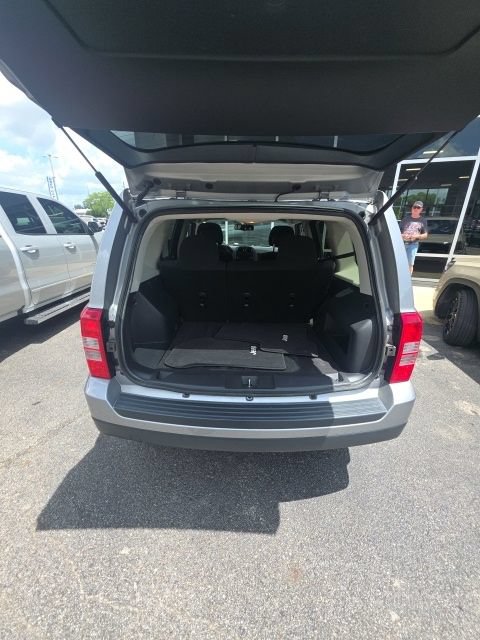 Used 2015 Jeep Patriot Latitude AWD/4WD image 37