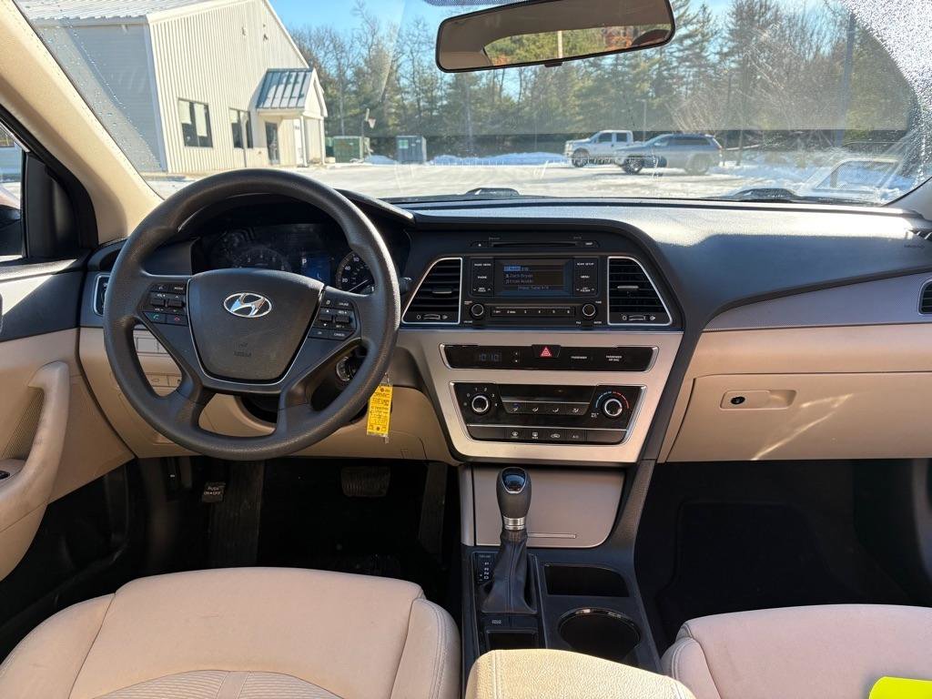 Used 2015 Hyundai Sonata SE FWD image 12