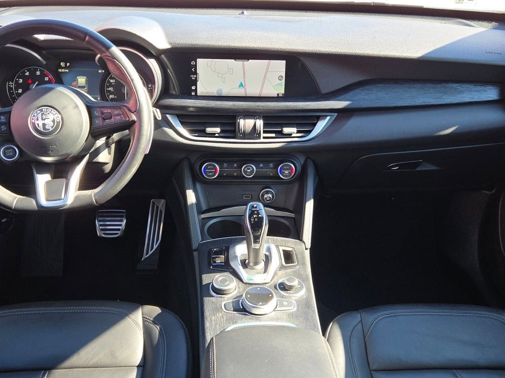 Used 2022 Alfa Romeo Stelvio Sprint image 19