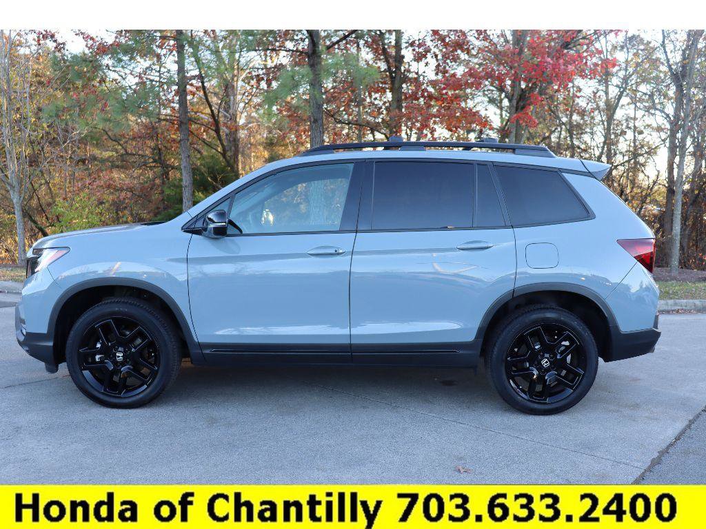Used 2025 Honda Passport Black Edition image 4