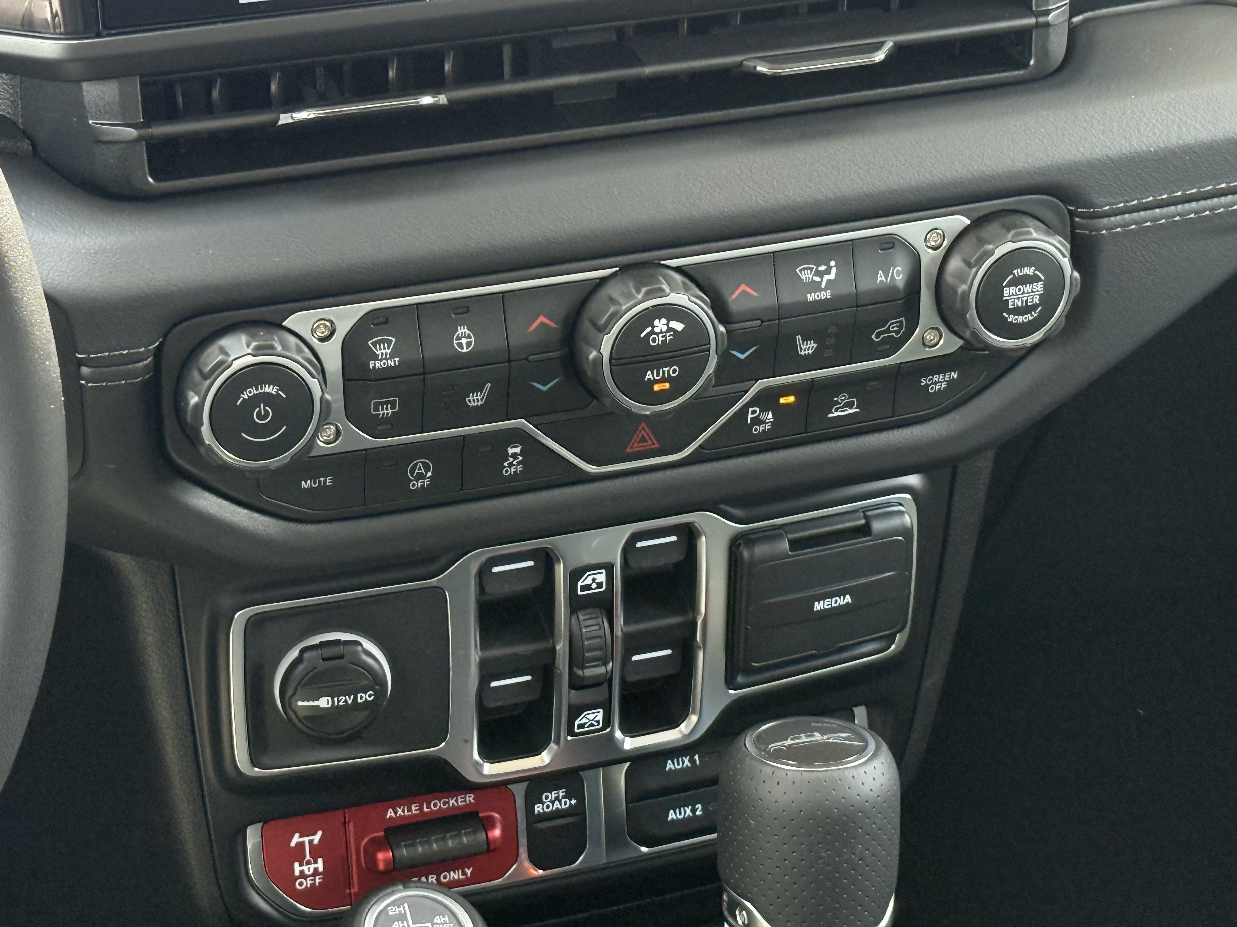 New 2026 Jeep Gladiator Mojave AWD/4WD image 14