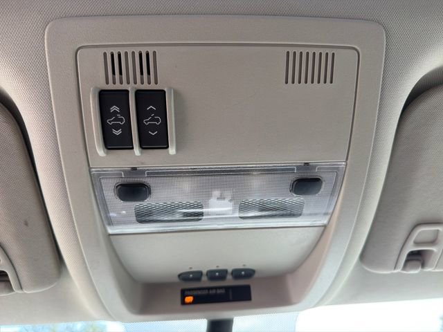 Used 2011 Cadillac Escalade EXT Luxury image 17