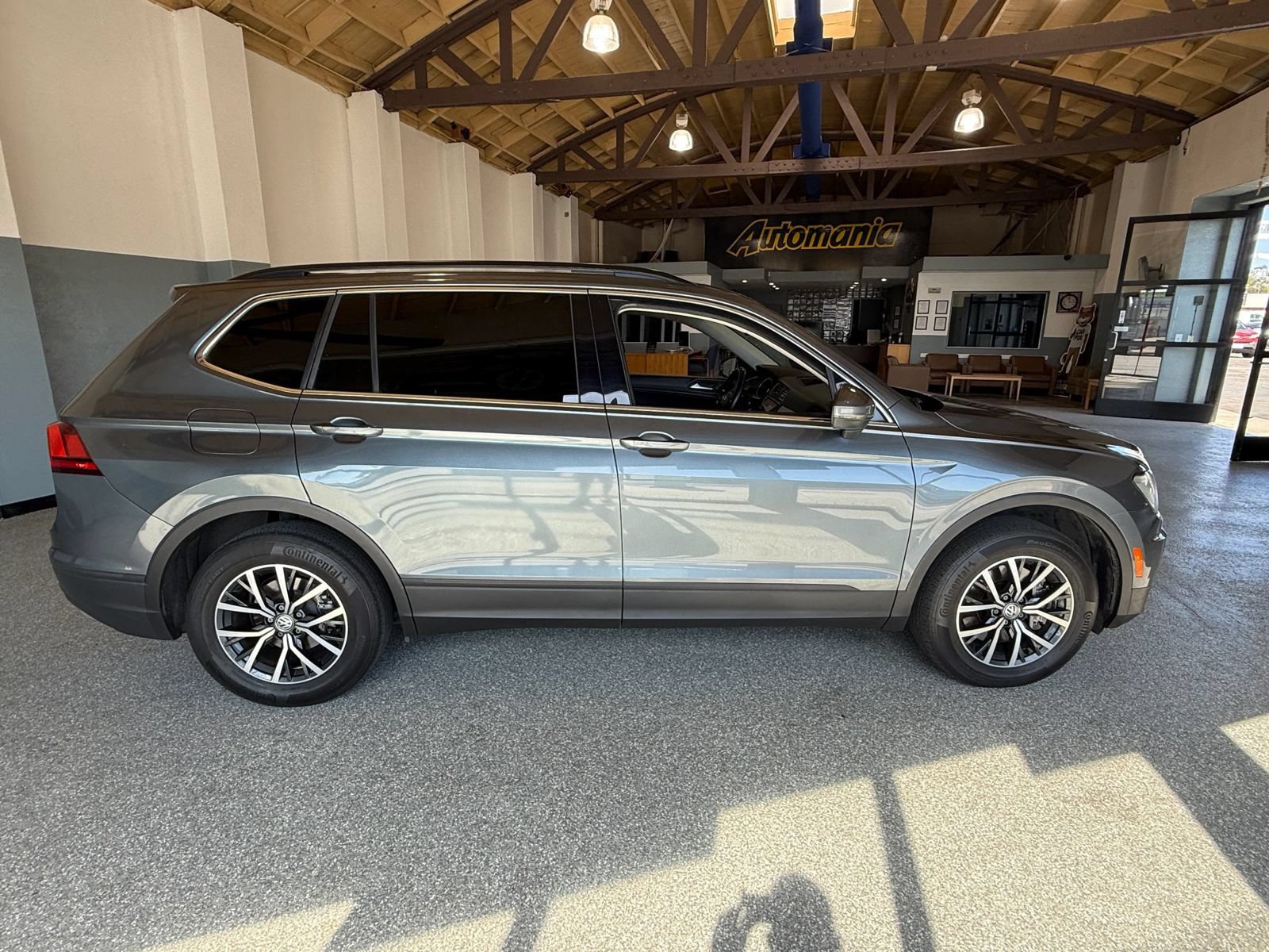 Used 2019 Volkswagen Tiguan SE w/ Panoramic Sunroof Package AWD/4WD image 8