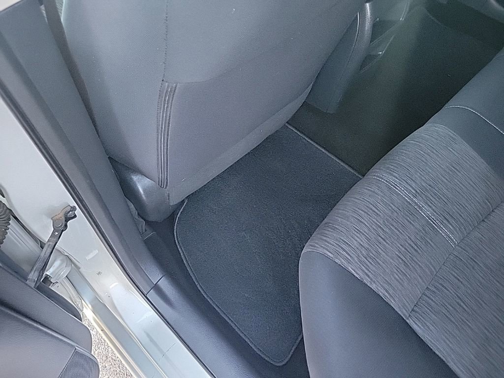 Used 2015 Nissan Sentra SV FWD image 35