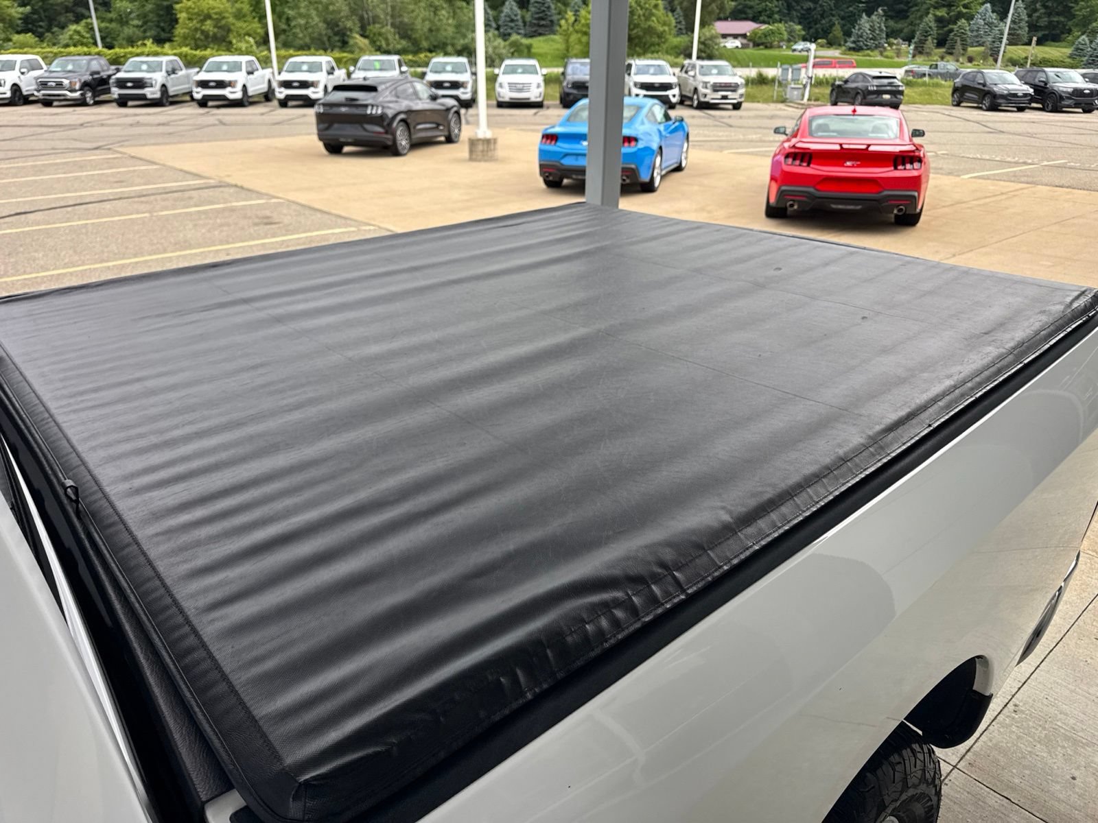 Used 2018 RAM 1500 ST w/ SXT Appearance Group AWD/4WD image 33