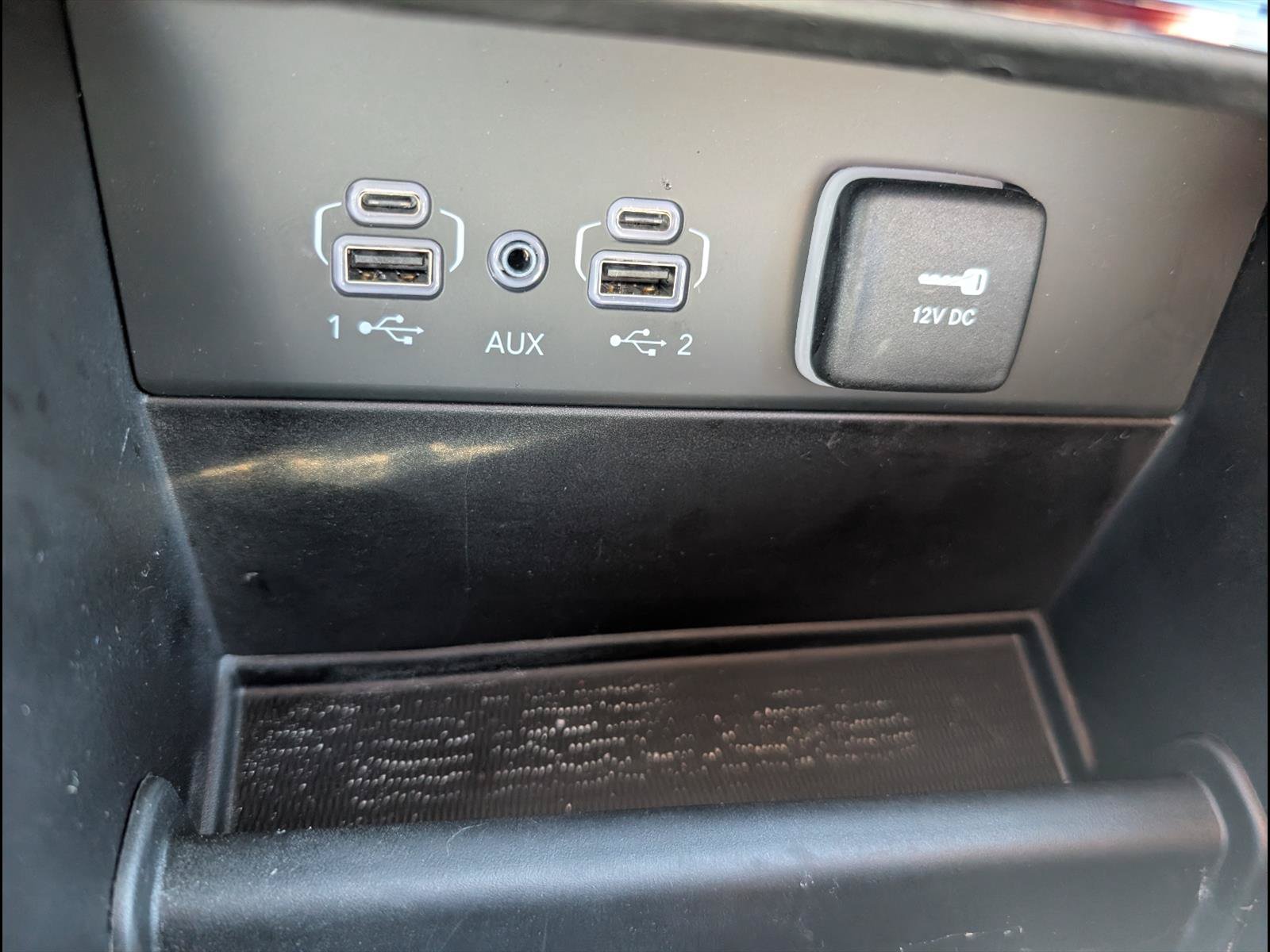 Used 2024 Jeep Grand Cherokee L Limited AWD/4WD image 16