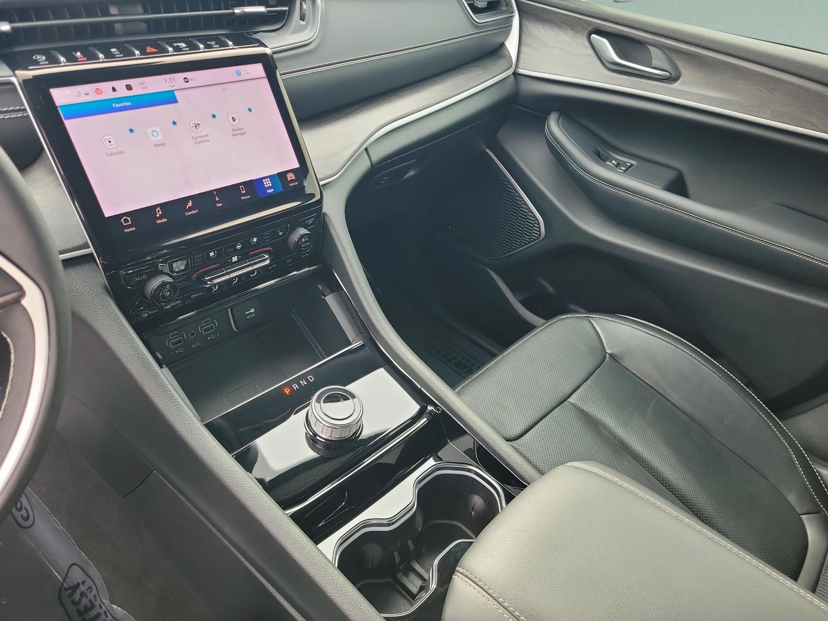 Used 2023 Jeep Grand Cherokee L Limited w/ Luxury Tech Group II image 30