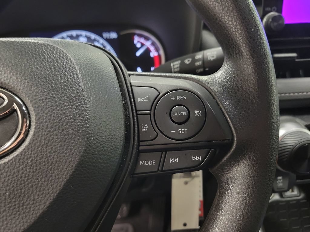 Used 2023 Toyota RAV4 LE AWD/4WD image 26
